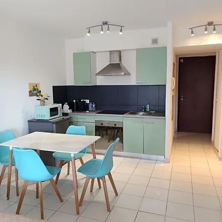 Apartment 5 Minutes Walk From The *
