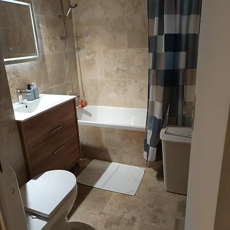 Apartment 5 Minutes Walk From The *
