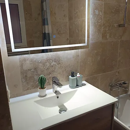 5 Minutes Walk From The Apartamento Cagnes-sur-Mer